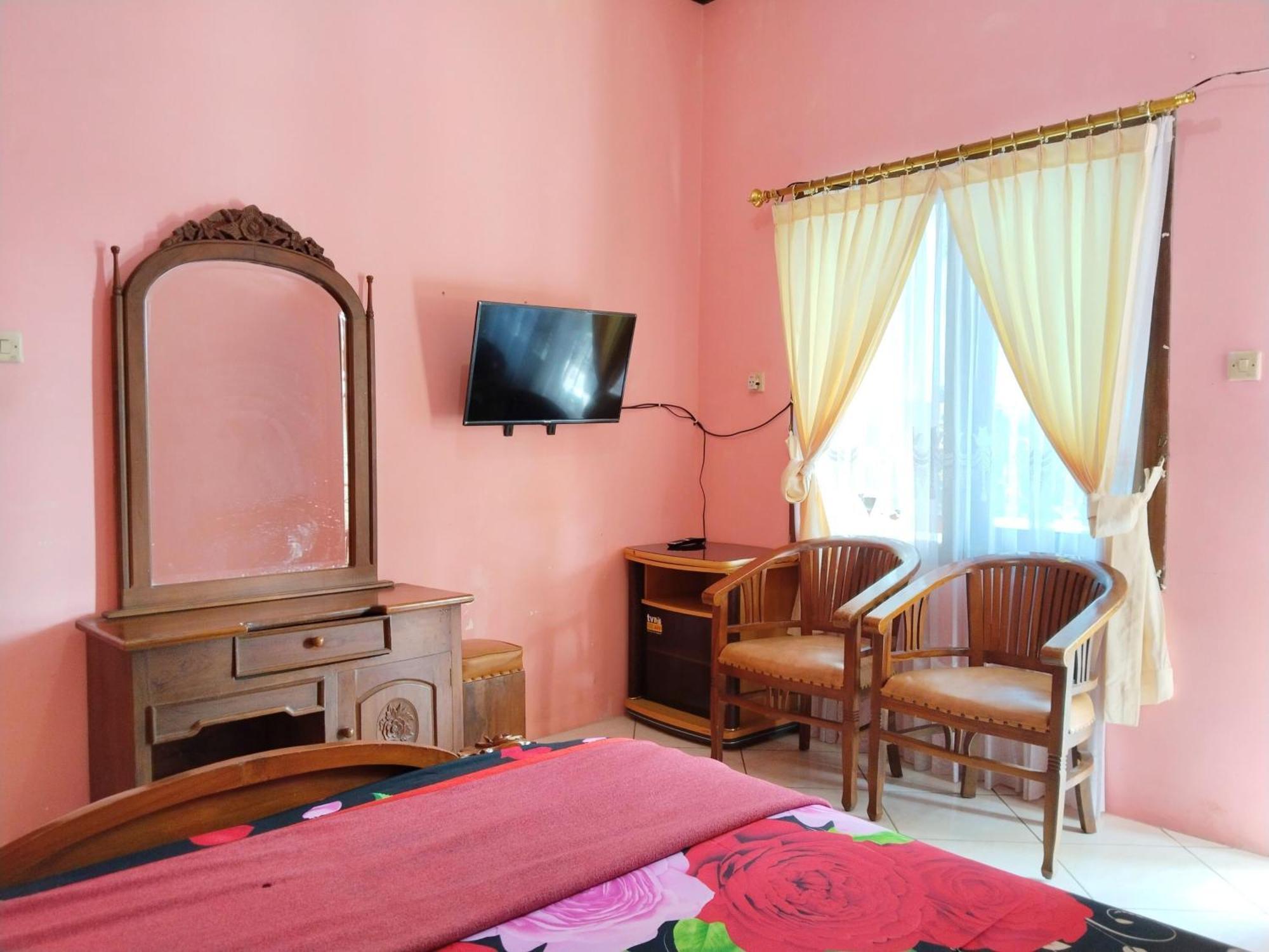 Villa Yustisia Curug 7 Cilember Cisarua Exteriör bild